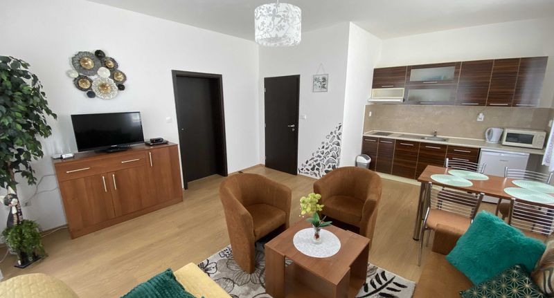 Superior Apartman pro 5 os. se 2 ložnicemi na přízemí - APARTMENTS MONTY Podhájska, foto 1