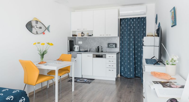 Apartman s balkónem s manželskou postelí s 1 ložnicí s výhledem na jezero - Nemo Apartman Siófok, foto 1