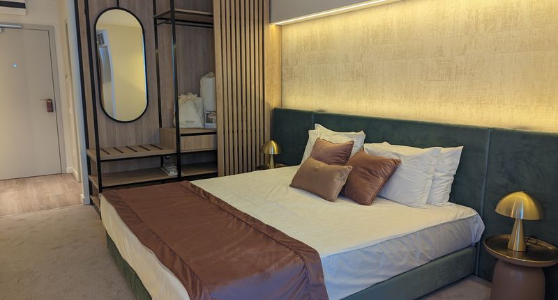 Standard Pokoj s balkónem s manželskou postelí - Hotel Bavaria Blu & Conference Centre Mamaia, foto 1