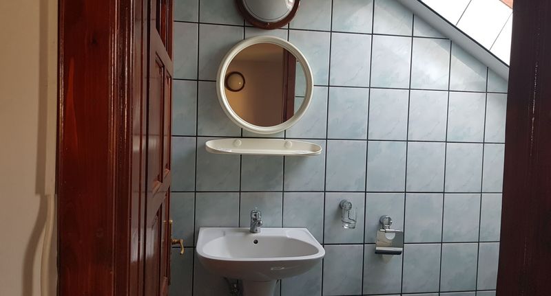Pokoj s balkónem s manželskou postelí na poschodí - Pensiunea Doina & Jenő Târgu Mureș, foto 1