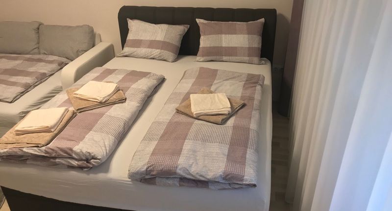 Se společnou kuchyňkou Pokoj se společnou koupelnou pro 3 os. - Classic City Apartman Szeged, foto 1
