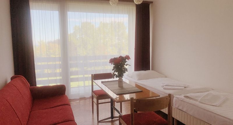 Standard Plus Apartman pro 5 os. se 2 ložnicemi na poschodí - Riviéra Park Hotel Balatonföldvár, foto 1