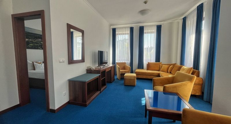 Rodinný Suita s klimatizací s manželskou postelí s 1 ložnicí (s možností přistýlky) - Bassiana Hotel & Étterem Sárvár, foto 1