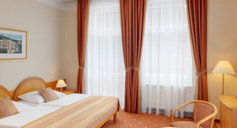 Superior - Neapol Pokoj s manželskou postelí - Ensana Hvězda – Imperiál Health Spa Hotel Mariánské Lázně, foto 1