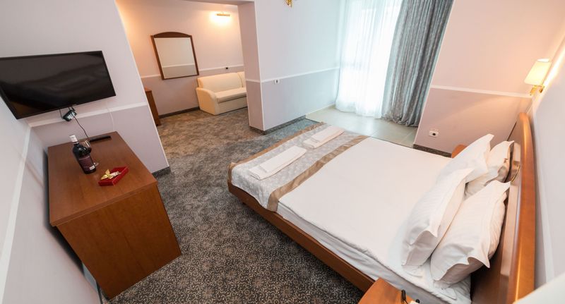 Suita pro 3 os. se 2 ložnicemi - Hotel Bavaria Blu & Conference Centre Mamaia, foto 1