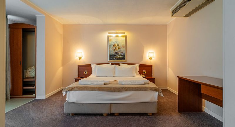 Suita pro 3 os. se 2 ložnicemi s výhledem na moře - Hotel Bavaria Blu & Conference Centre Mamaia, foto 1