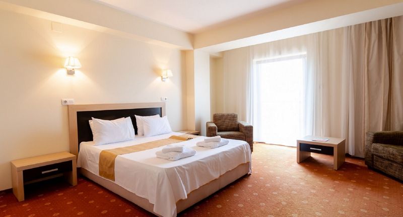 Business Pokoj s balkónem s manželskou postelí - Hotel Oxford Inn & Suites Timișoara, foto 1