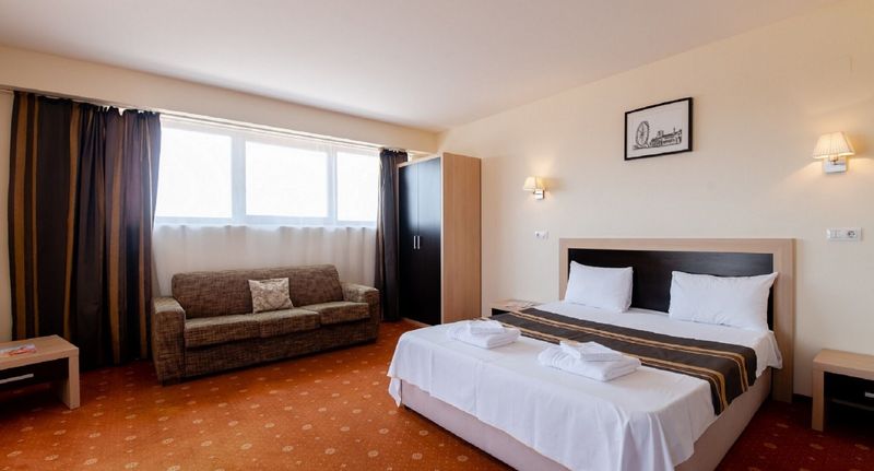 Executive Pokoj s terasou s manželskou postelí - Hotel Oxford Inn & Suites Timișoara, foto 1