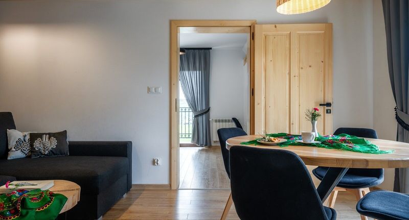Apartman pro 4 os. se 2 ložnicemi s výhledem na hory na poschodí (s možností přistýlky) - Apartament Aparthotel Rabiań-SKI Białka Tatrzańska, foto 7