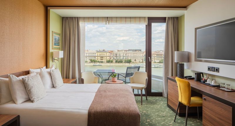 Standard Pokoj s manželskou postelí s výhledem na řeku - Boutique Hotel Victoria Budapest, foto 1