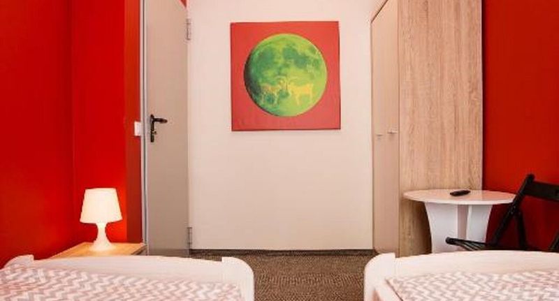 Pokoj s koupelnou pro 2 os. s výhledem na město - MOON Hostel Poznań, foto 1