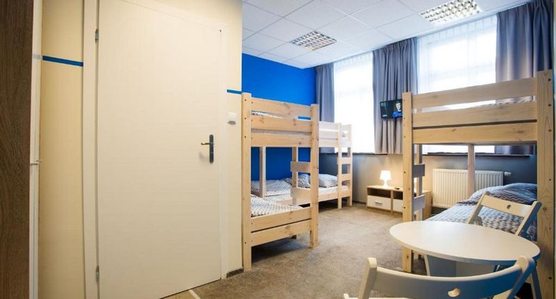 Rodinný Pokoj s koupelnou pro 6 os. - MOON Hostel Poznań, foto 1