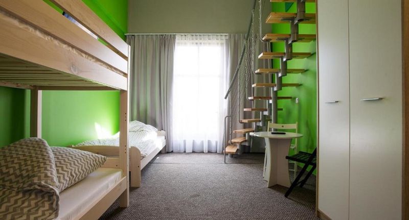 Rodinný Pokoj s galérií pro 9 os. - MOON Hostel Poznań, foto 1