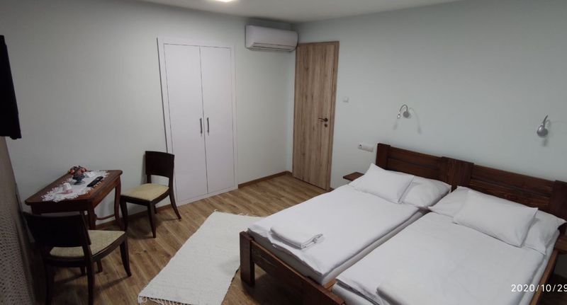 Pokoj s manželskou postelí - Ördöglovas Vendégház Bajna, foto 11