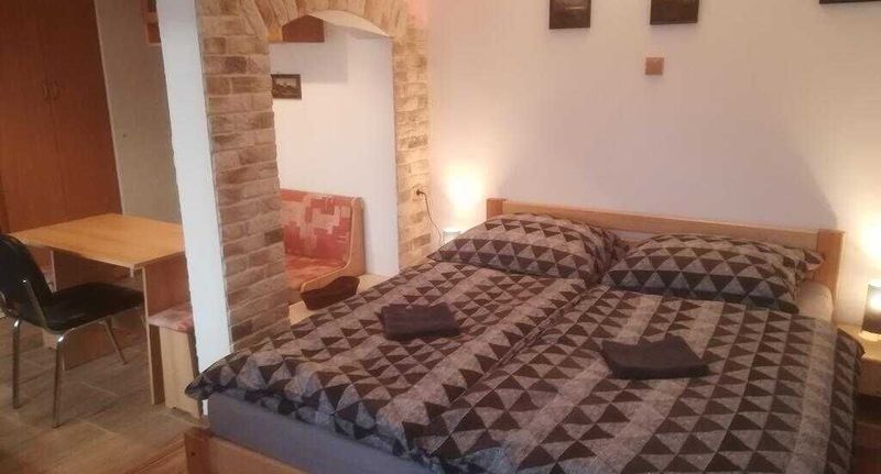 Apartman se sprchou pro 6 os. s 1 ložnicí (s možností přistýlky) - Apartmány pod Barunčinou školou Česká Skalice, foto 1