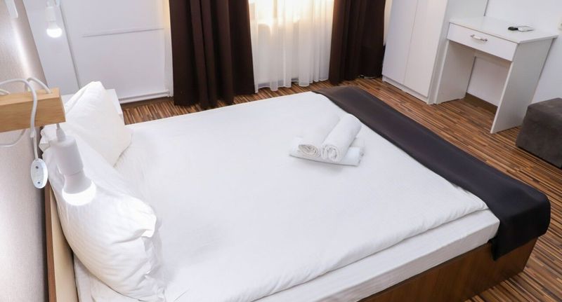Pokoj s manželskou postelí - Motel White House Galați, foto 1