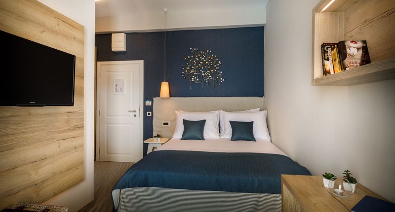 Pokoj s balkónem s manželskou postelí s částečným výhledem na moře - Aminess Lume Hotel Smokvica, foto 1