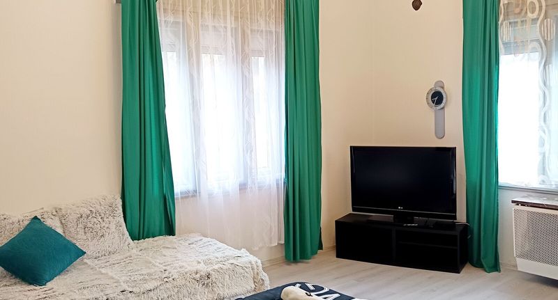 Rodinný Apartman (jako celek) se zahradou pro 8 os. (s možností přistýlky) - Kertvárosi Relax Apartmanház Budapest, foto 1