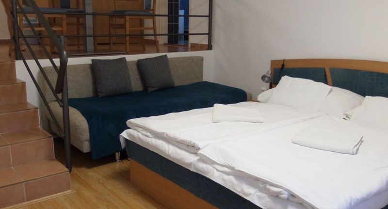 Apartman pro 3 os. s 1 ložnicí s výhledem do zahrady na poschodí - Silent Apartmanház Harkány, foto 1