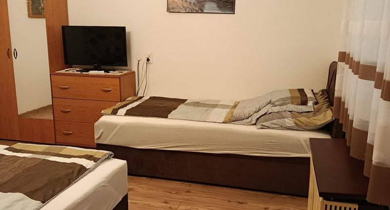 Apartman s klimatizací s privátní koupelnou mimo apartmán pro 3 os. s 1 ložnicí - Piroska Vendégház Kaba, foto 1