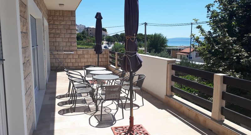 Apartman s balkónem pro 7 os. se 3 ložnicemi s výhledem na moře - Apartmani Škobalj Duće, foto 1