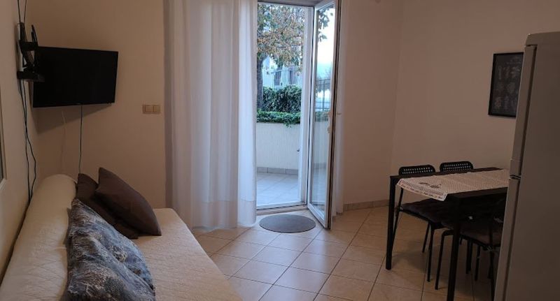 Apartman s balkónem pro 3 os. s 1 ložnicí přízemní (s možností přistýlky) - Apartmani Škobalj Duće, foto 1
