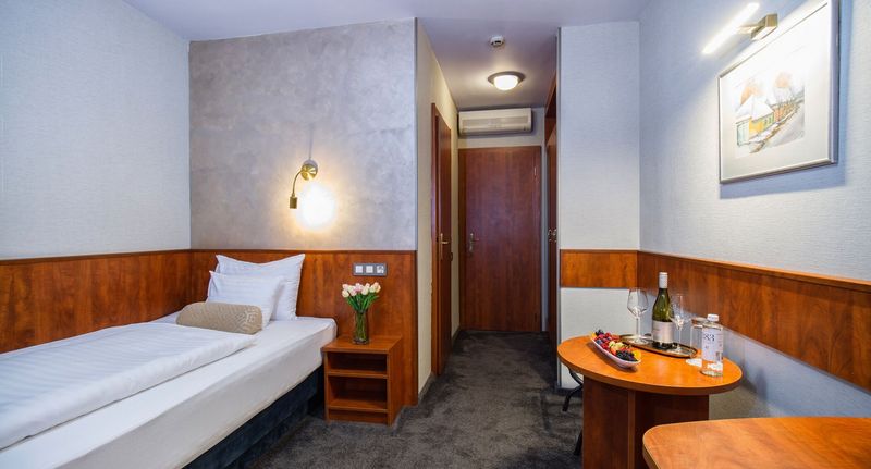 Pokoj pro 1 os. - Hotel Gottwald Tata, foto 1