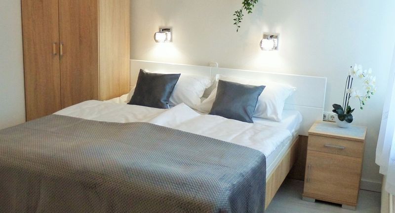 Apartman s terasou s manželskou postelí s 1 ložnicí přízemní - Stribli Apartmanház Harkány, foto 1