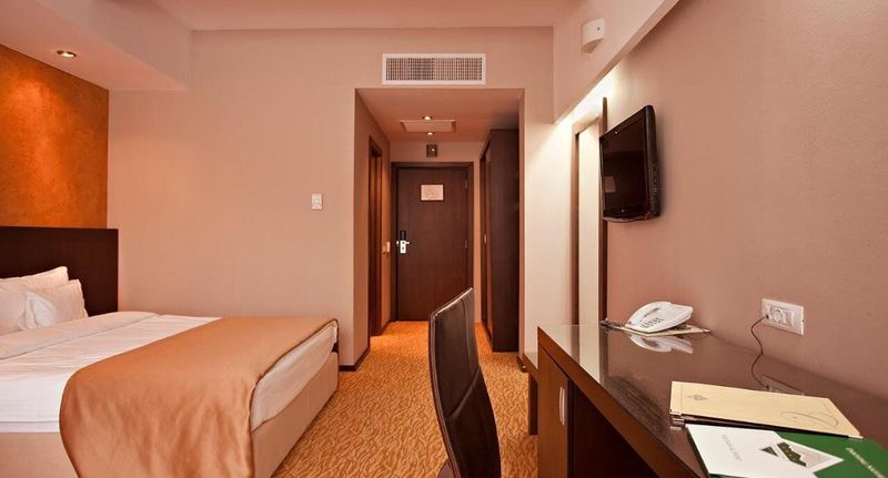 Standard Pokoj s manželskou postelí - Hotel Clermont Covasna, foto 1
