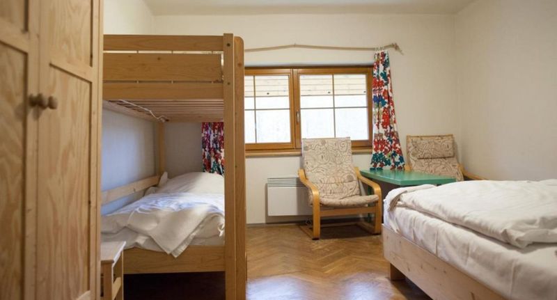 Pokoj s privátní koupelnou mimo pokoj pro 4 os. - Penzion Křížky Malá Skála, foto 1