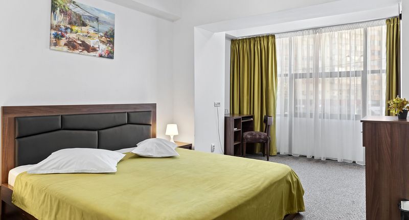 Pokoj s manželskou postelí - Hotel Lina București, foto 1
