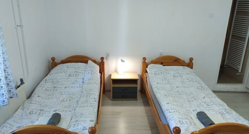 Pokoj s koupelnou pro 3 os. s výhledem do dvora - Paraszt Porta Vendégház Nagyharsány, foto 1
