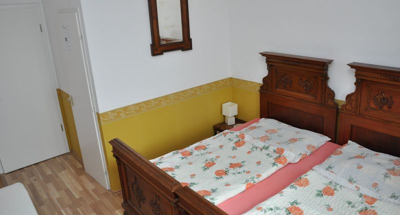 Standard Pokoj s balkónem s manželskou postelí - Gloriett Panzió Fertőboz, foto 1