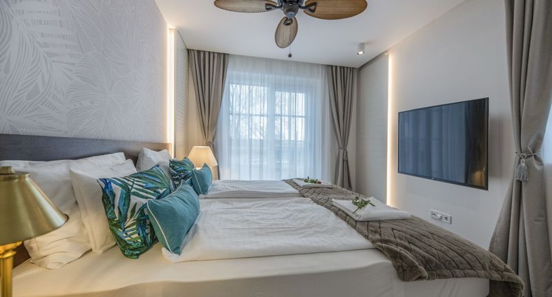 Suita Grand s panoramatickou terasou Suita pro 6 os. se 3 ložnicemi - BalaLake Resort Szántód, foto 1