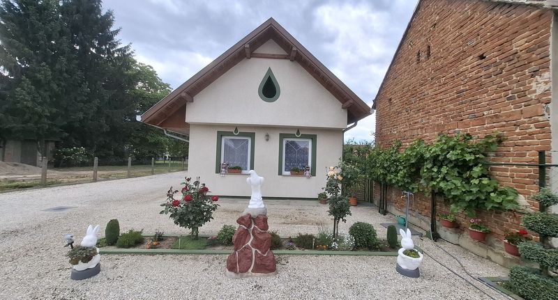 Apartman s privátní koupelnou mimo apartmán pro 4 os. s 1 ložnicí celý Dům - Sasfészek Apartman Lenti, foto 1