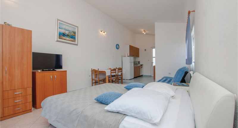 Apartman (jako celek) s manželskou postelí - Apartman Ražanj - CDV647, foto 1
