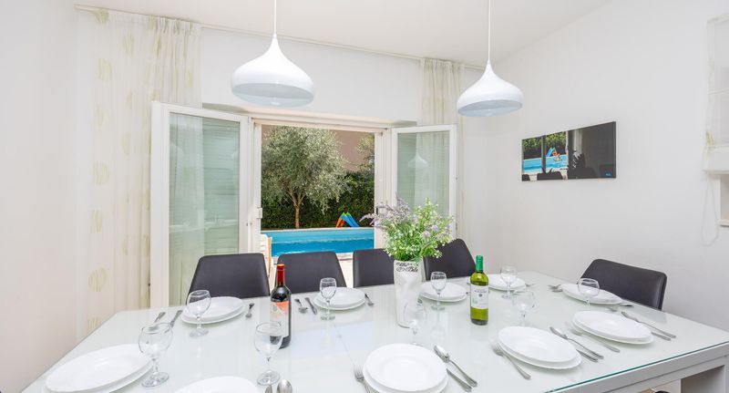 Chata (jako celek) pro 12 os. - Vendégház Kaštel Štafilić - CDF579, foto 1