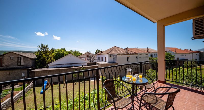 Apartman pro 8 os. se 3 ložnicemi - Apartmani Fortuna Seline, foto 1