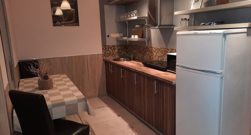 Apartman (jako celek) s klimatizací s privátní koupelnou mimo apartmán s manželskou postelí (s možností přistýlky) - Fenyő Apartman Nagykáta, foto 2