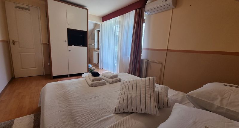Pokoj s balkónem s manželskou postelí na poschodí - Abigél II. Vendégház Miskolctapolca, foto 1