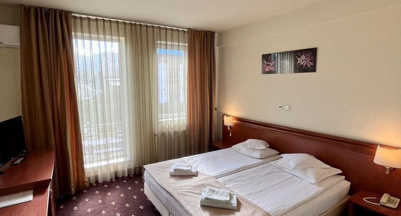Pokoj s manželskou postelí - Hotel Seven Cluj-Napoca, foto 1