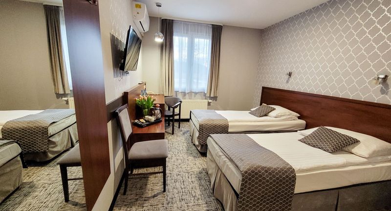 Pokoj s koupelnou s klimatizací pro 2 os. - Hotel Fero Express Kraków, foto 1