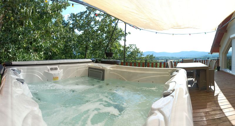 Apartman s jacuzzi pro 6 os. se 3 ložnicemi s panoramou - Tölgyerdő Apartman Verőce, foto 1