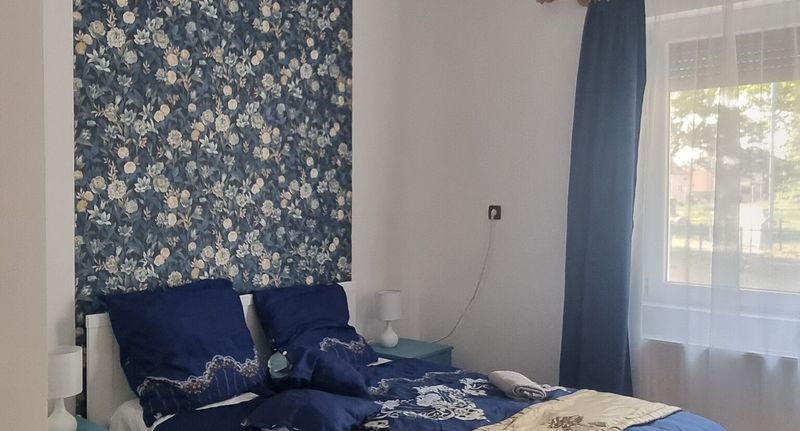 Apartman s terasou pro 5 os. se 3 ložnicemi na přízemí - Sóstó Apartman Székesfehérvár, foto 1
