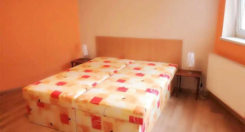 Apartman se sprchou s privátní koupelnou mimo apartmán s manželskou postelí s 1 ložnicí (s možností přistýlky) - Apartmán Na Zaječáku Klatovy, foto 1