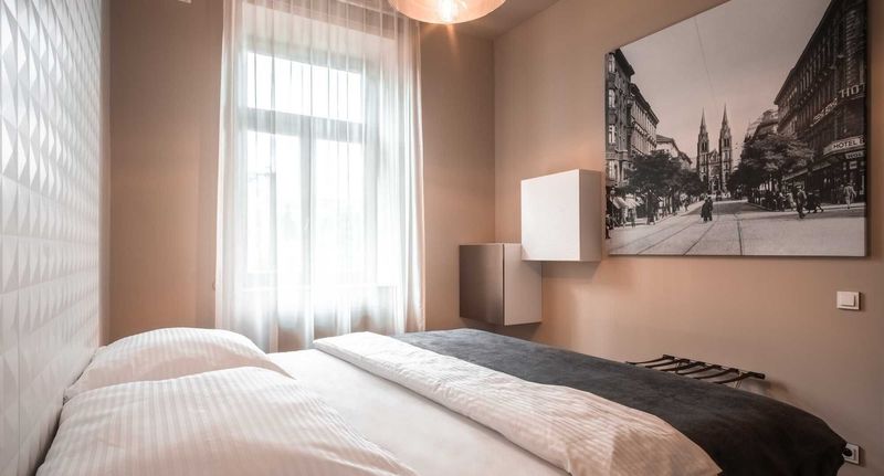 Design Pokoj s balkónem pro 2 os. (s možností přistýlky) - Aparthotel Rimska 14 Praha, foto 1