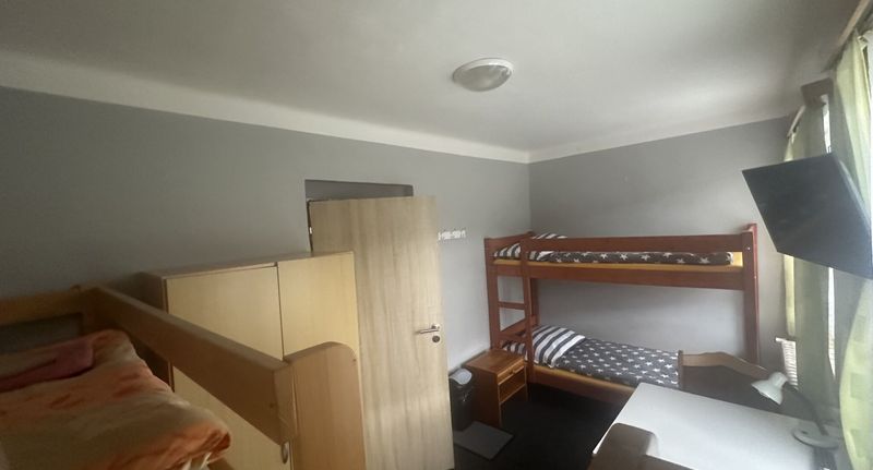 Pokoj se společnou koupelnou pro 4 os. - Penzion Martinské údolí Kořenov, foto 1