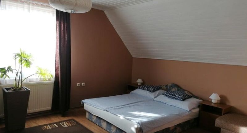 Apartman (jako celek) s klimatizací pro 5 os. v podkroví - Noé Apartman Várvölgy, foto 1