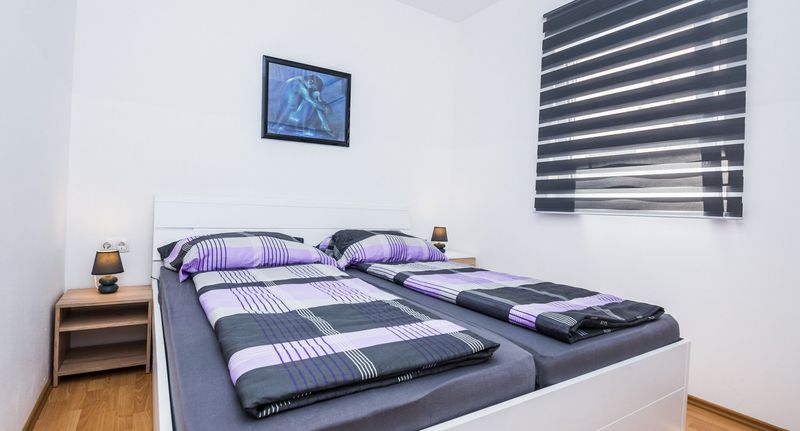 Apartman s klimatizací s terasou pro 4 os. s 1 ložnicí A-18540-c - Apartments With Parking Space Vir - 18540, foto 1