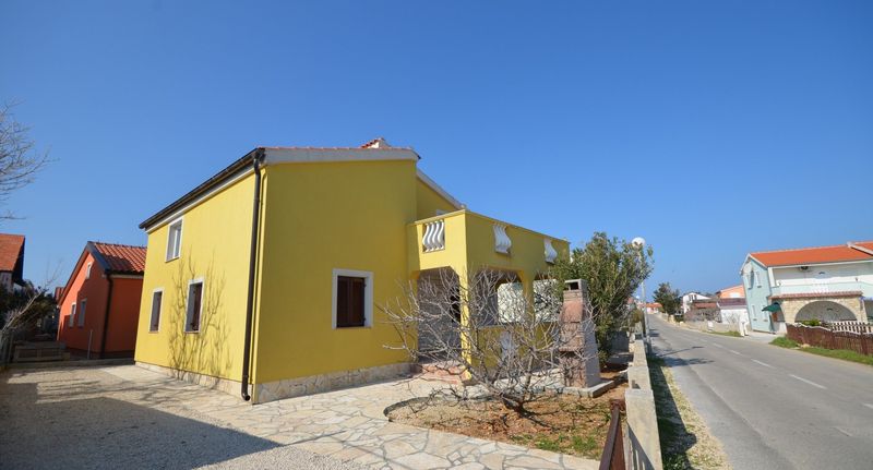 Apartman s klimatizací s terasou pro 4 os. s 1 ložnicí A-18607-a - Apartments With Parking Space Vir - 18607, foto 1